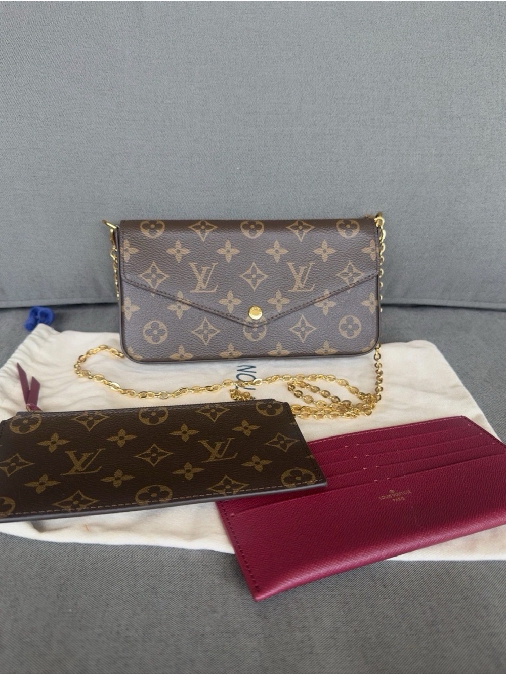 Louis Vuitton Felicie Pochette in Monogram Canvas with gold chain strap - Picture 3 of 7